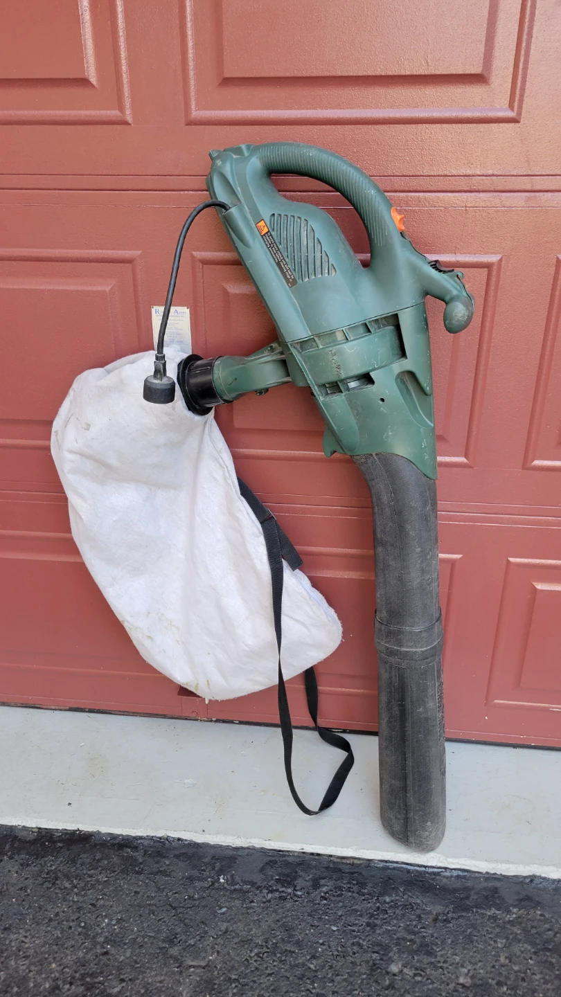 Black & Decker Leaf Hog Blower Vacuum - photo 2