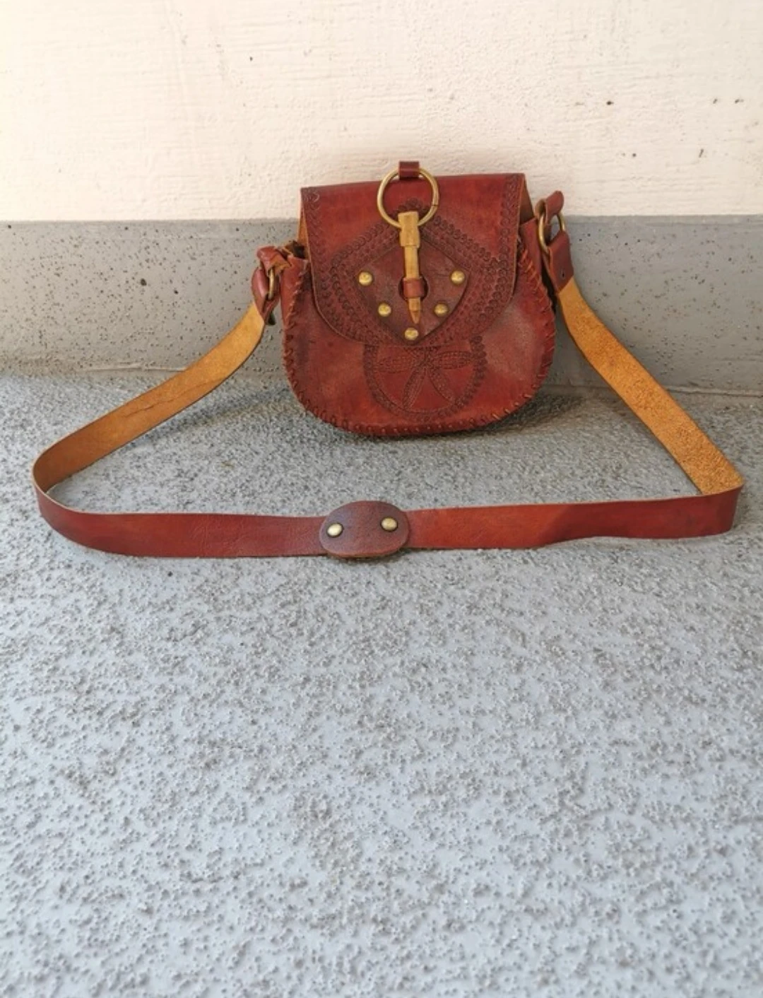 Vintage Tooled Leather Crossbody Bag Brass & Wood Toggle Boho - photo 3
