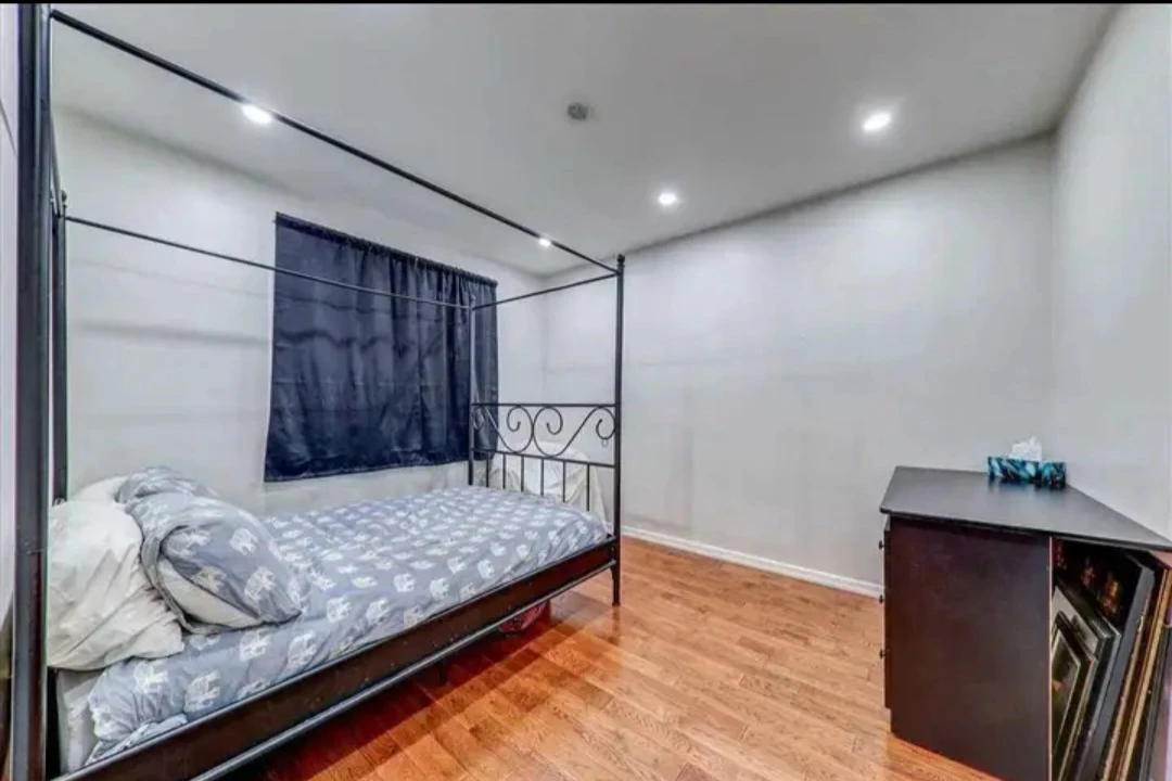 Private room for rent - photo 2