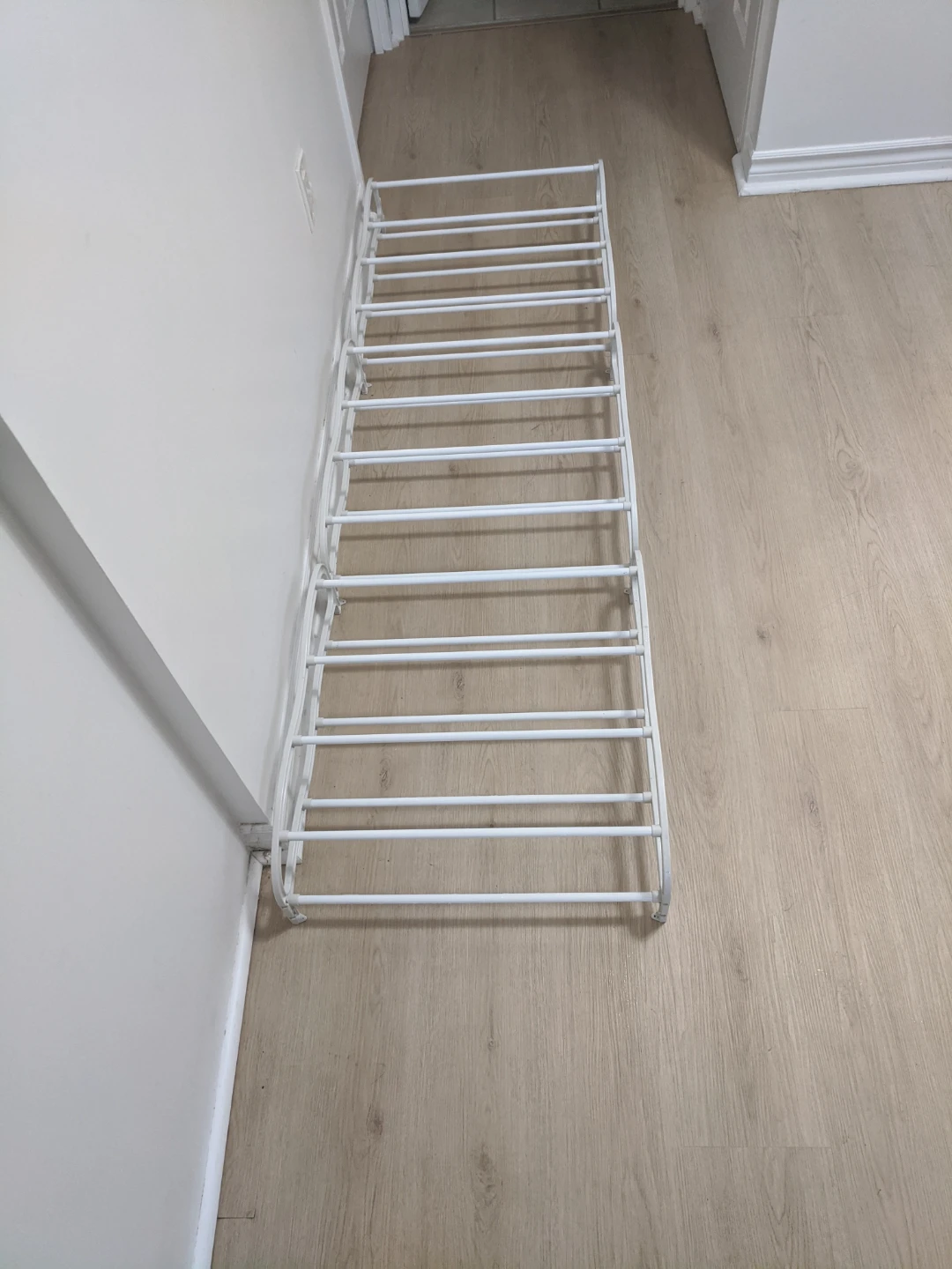 White Metal Rack - photo 2