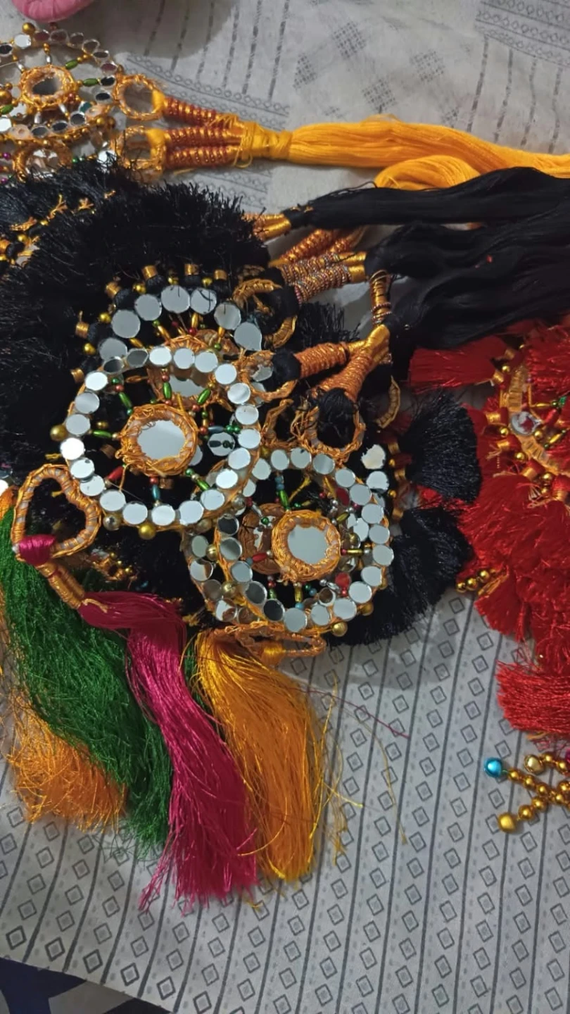 Traditional Paranda Hair Accessories - photo 2
