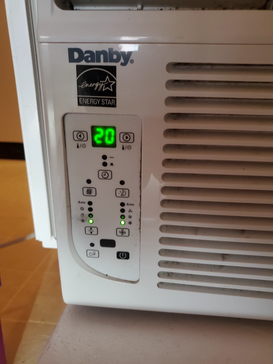Danby Window Air Conditioner - photo 2