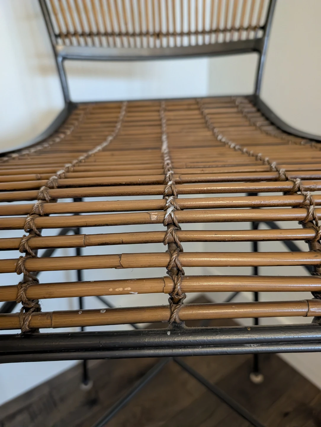 Beautiful Wrought iron and bamboo/wicker bar or counter stools - photo 4