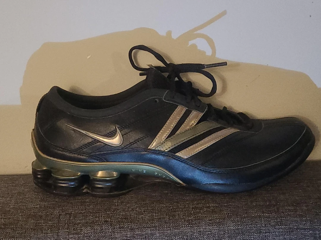 Nike Shox Women's Athletic Shoes Black and Gold