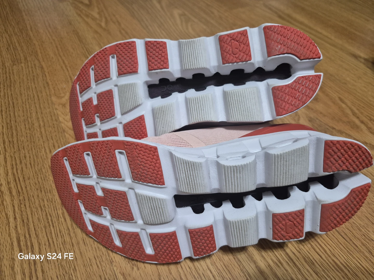 On Cloudstratus Running Shoes Pink - photo 5