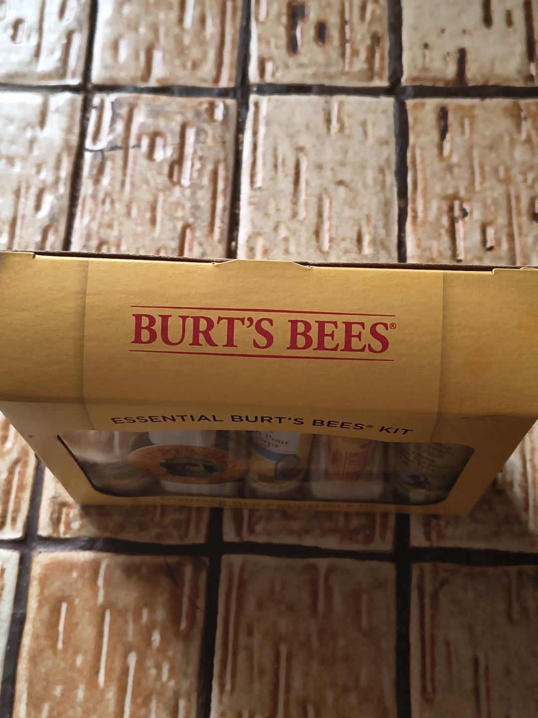 Burt's Bees Essential Kit - photo 2