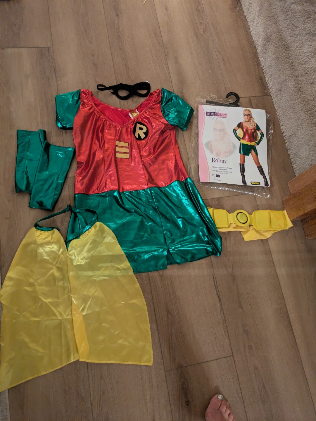 Secret Wishes Teen Titans Robin Costume - photo 2