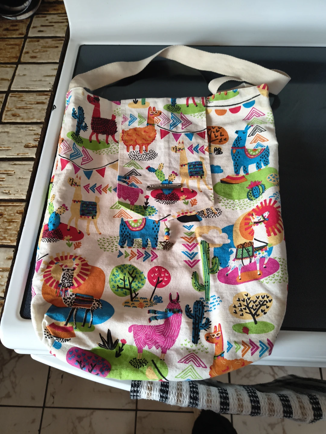 Tierra de Humos Llama Print Tote Bag