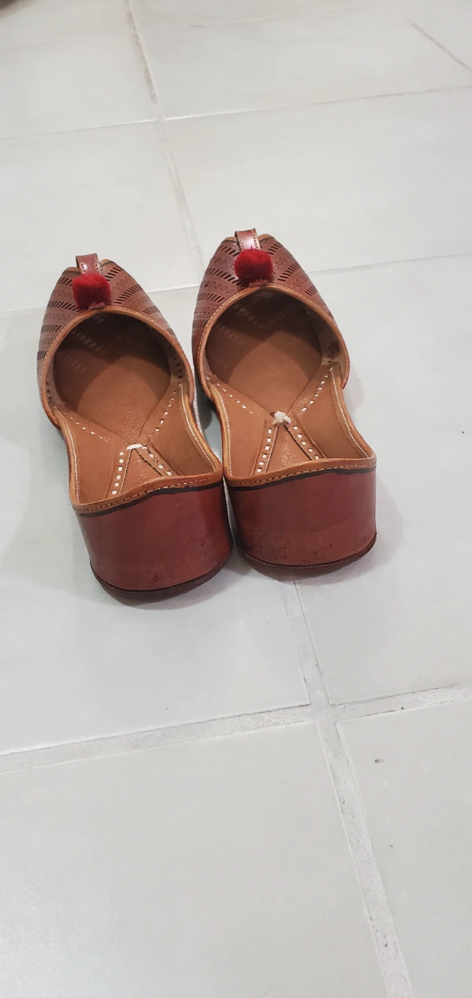 Traditional Brown Punjabi Leather Juttis - photo 4
