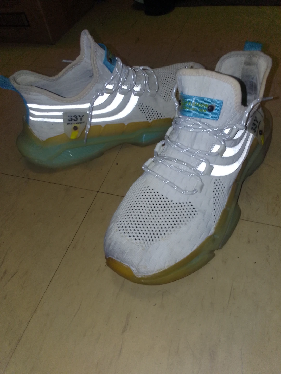 33Y Best-Design White Sneakers
