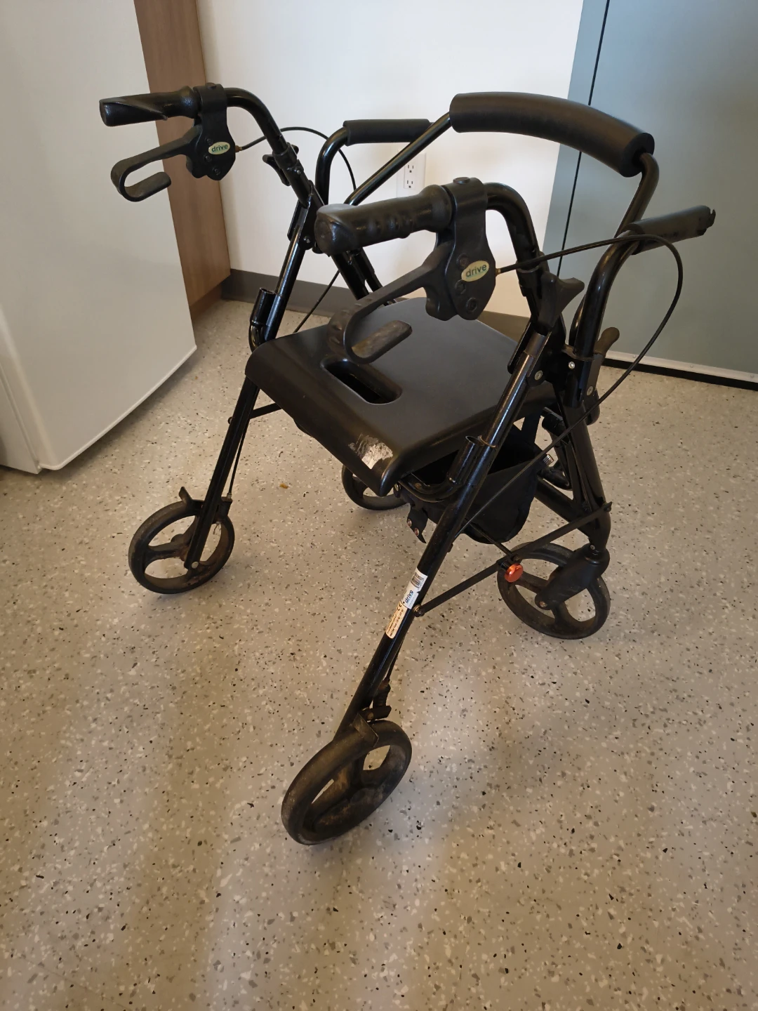 Bariatric Walker converts to wheelchair