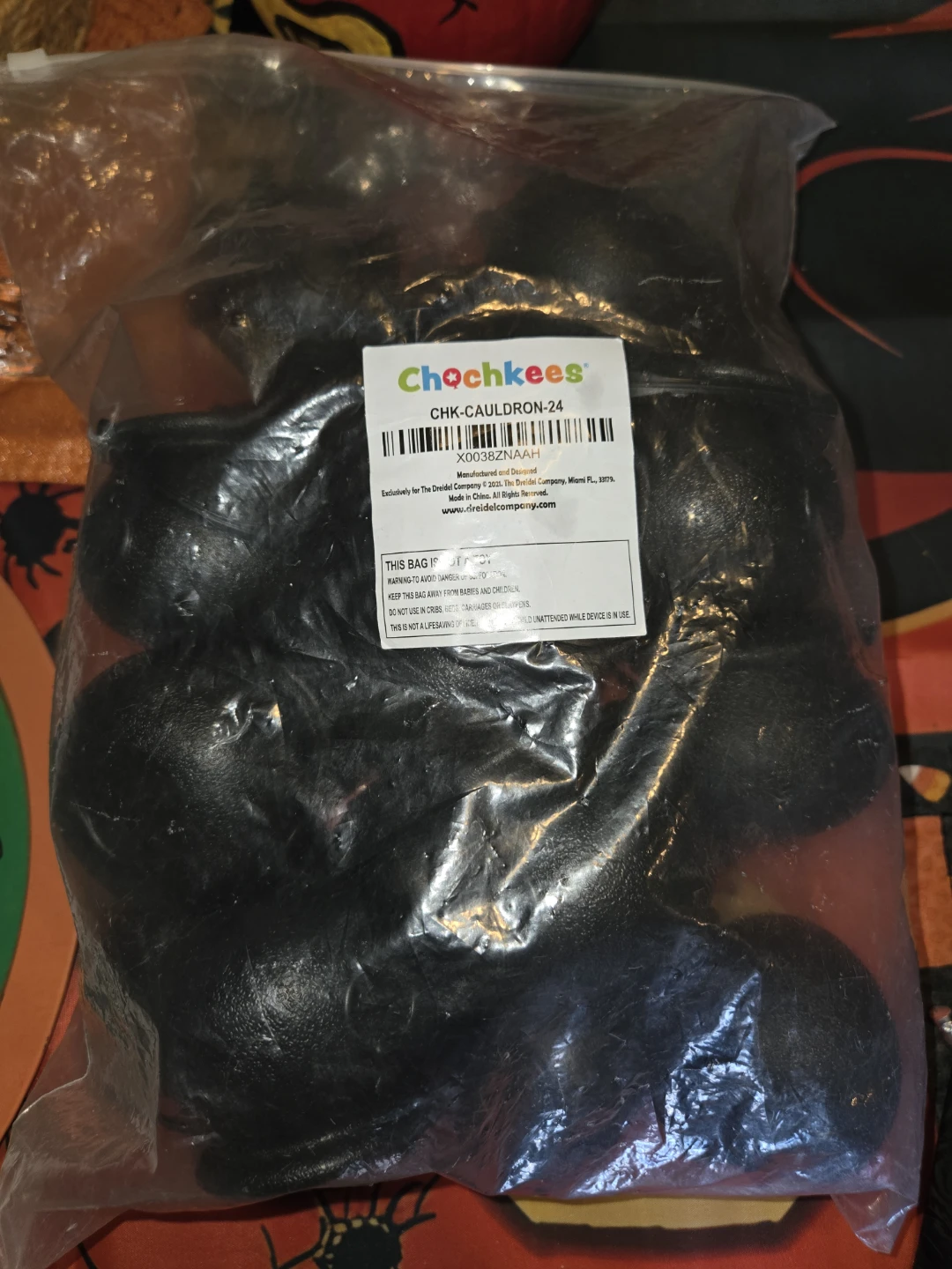 Chochkees Mini Black Cauldrons 24 Pack