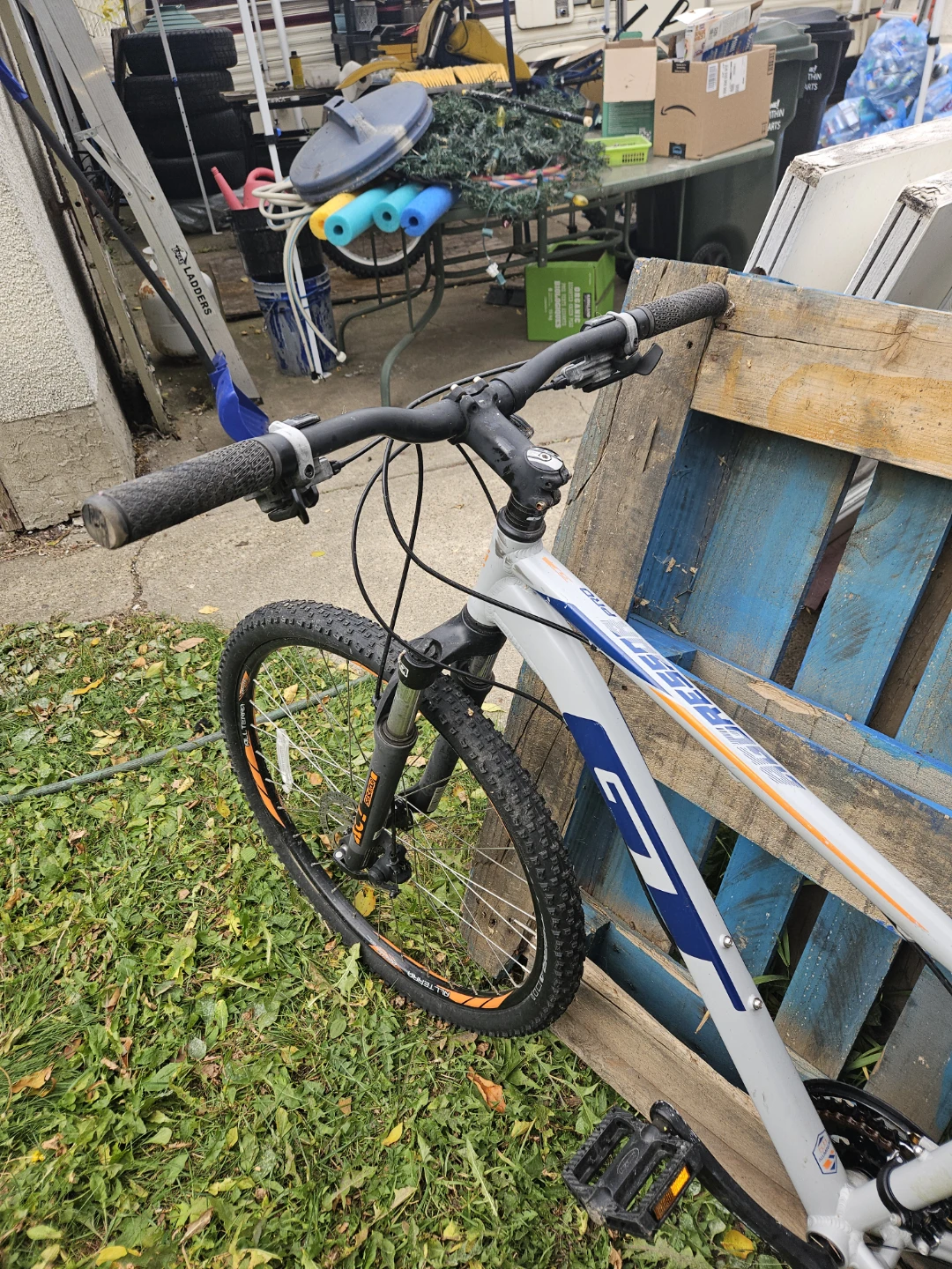 GT Aggressor Pro Mountain Bike - photo 2