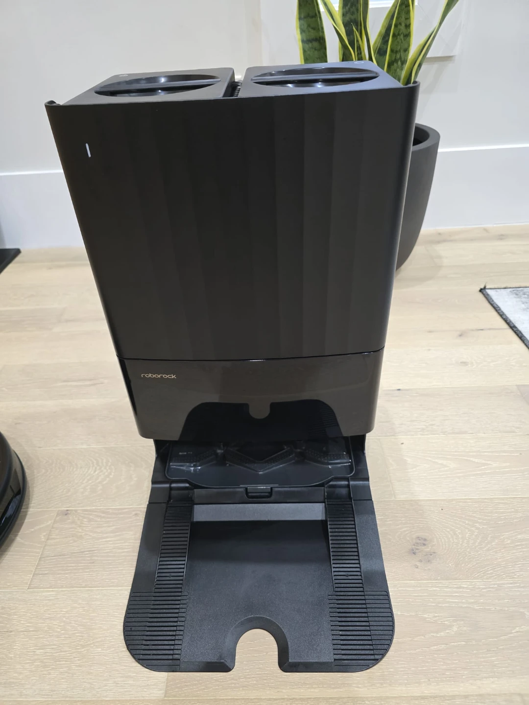 Roborock Q Revo Robot Vacuum and Docking Station - photo 2