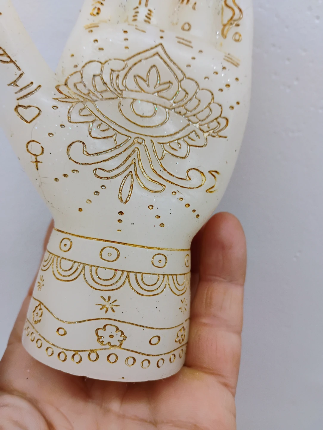 Hamsa Hand Shaped Decorative Candle - photo 3