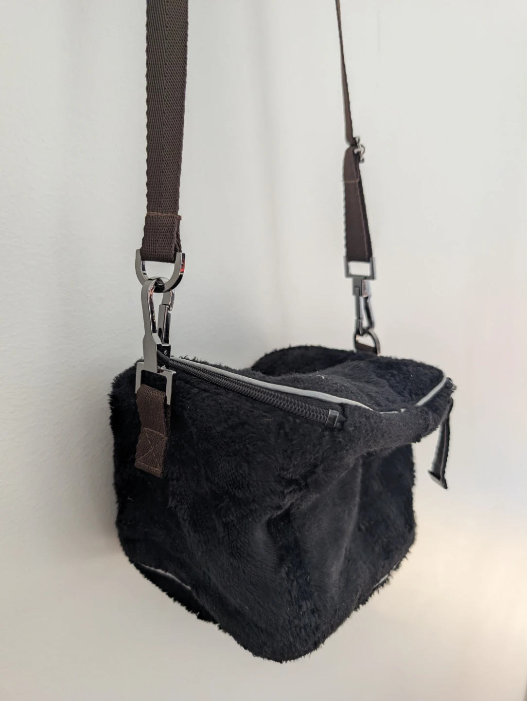 S MaxMara Black Faux Fur Crossbody Bag - photo 3