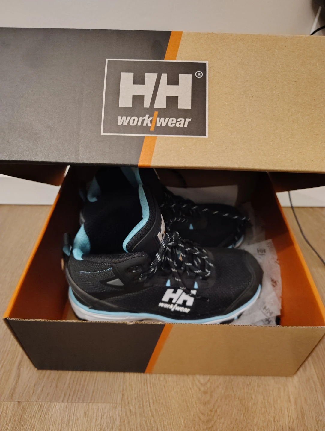 Helly Hansen Women's Work Safety Hiker Boots Size 6
