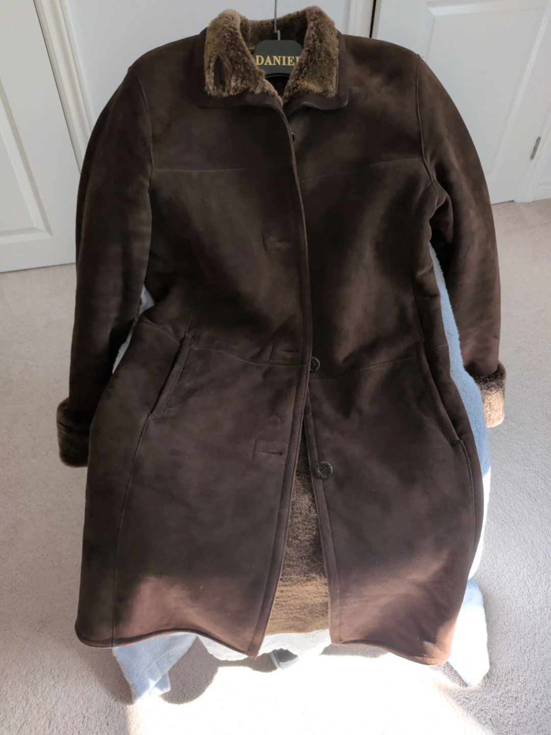 Danier Sheep Skin Coat - photo 2