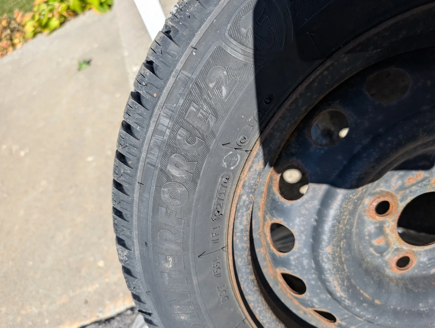 Firestone Winterforce 2 Tire with Rim 185/65R14