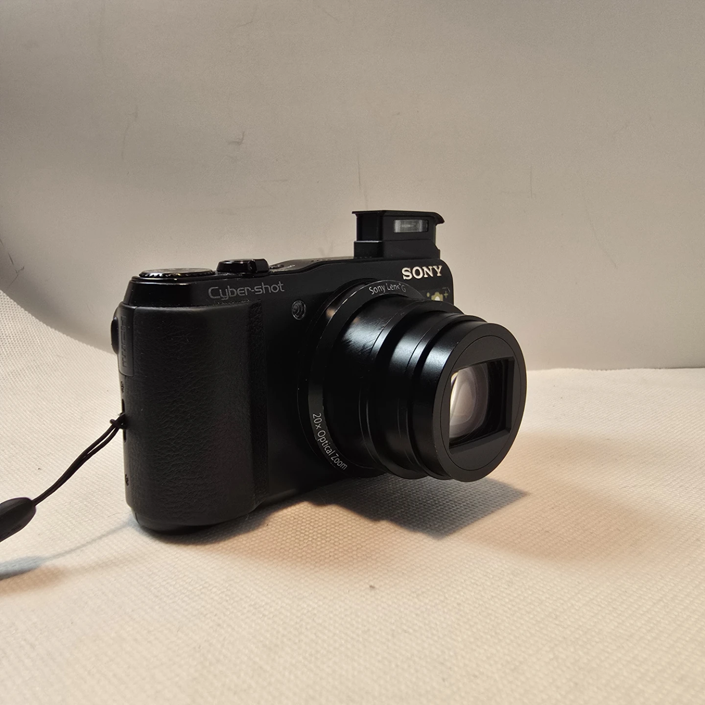 Sony Cyber-shot DSC-HX30V Camera with Accessories - photo 3