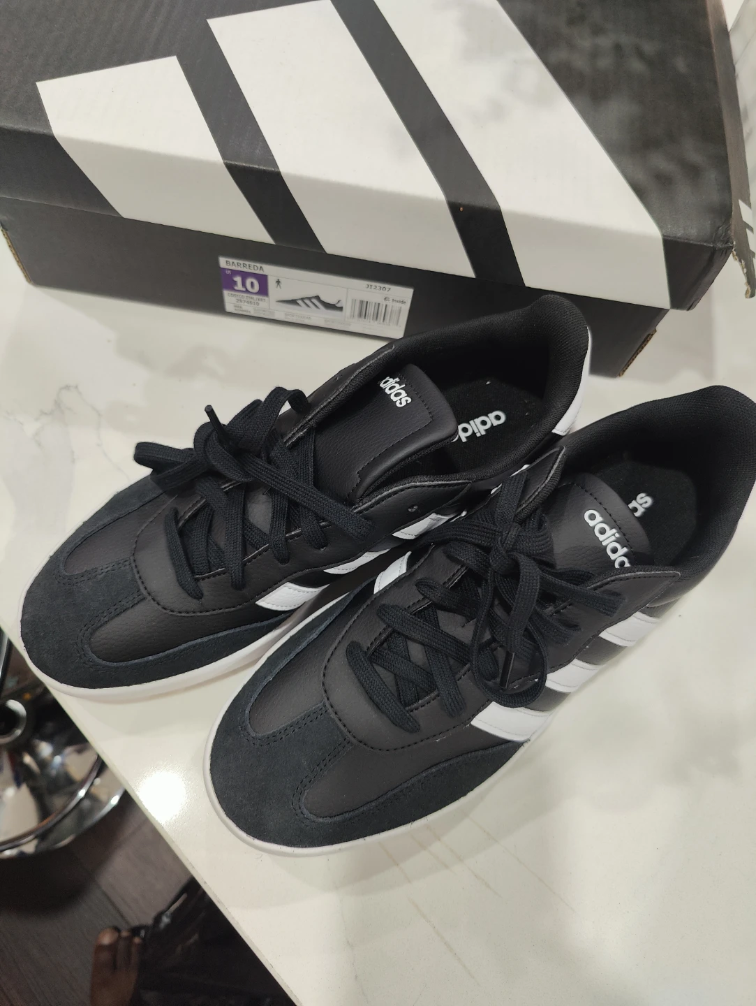 Adidas Barreda Black Sneakers Size 10 - photo 3
