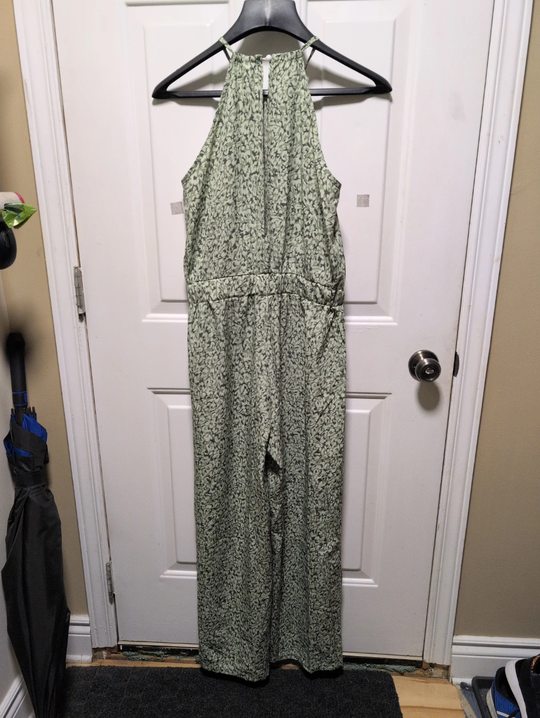 Green patterned halter jumpsuit - photo 5