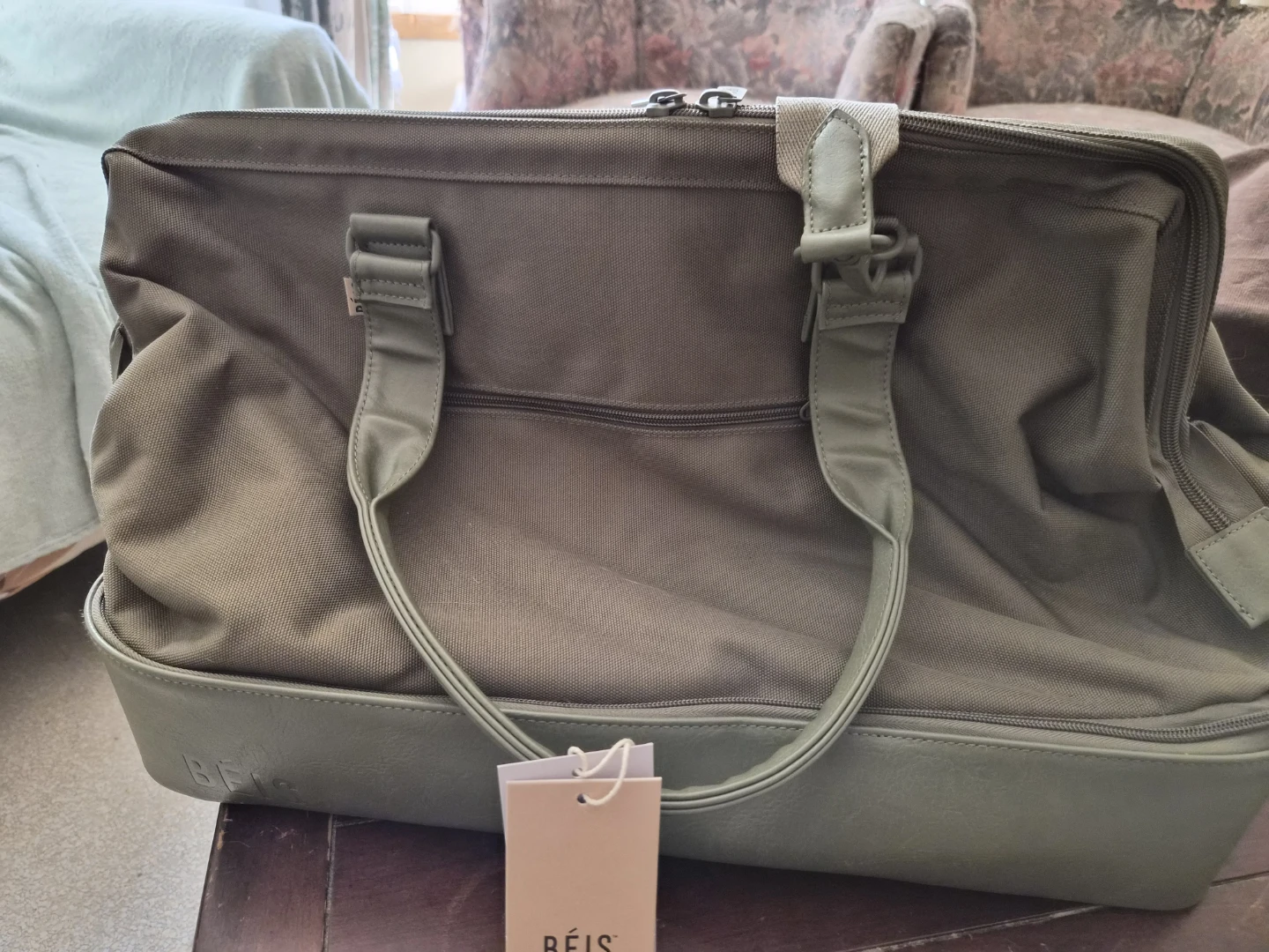 Béis The Weekender Bag in Green
