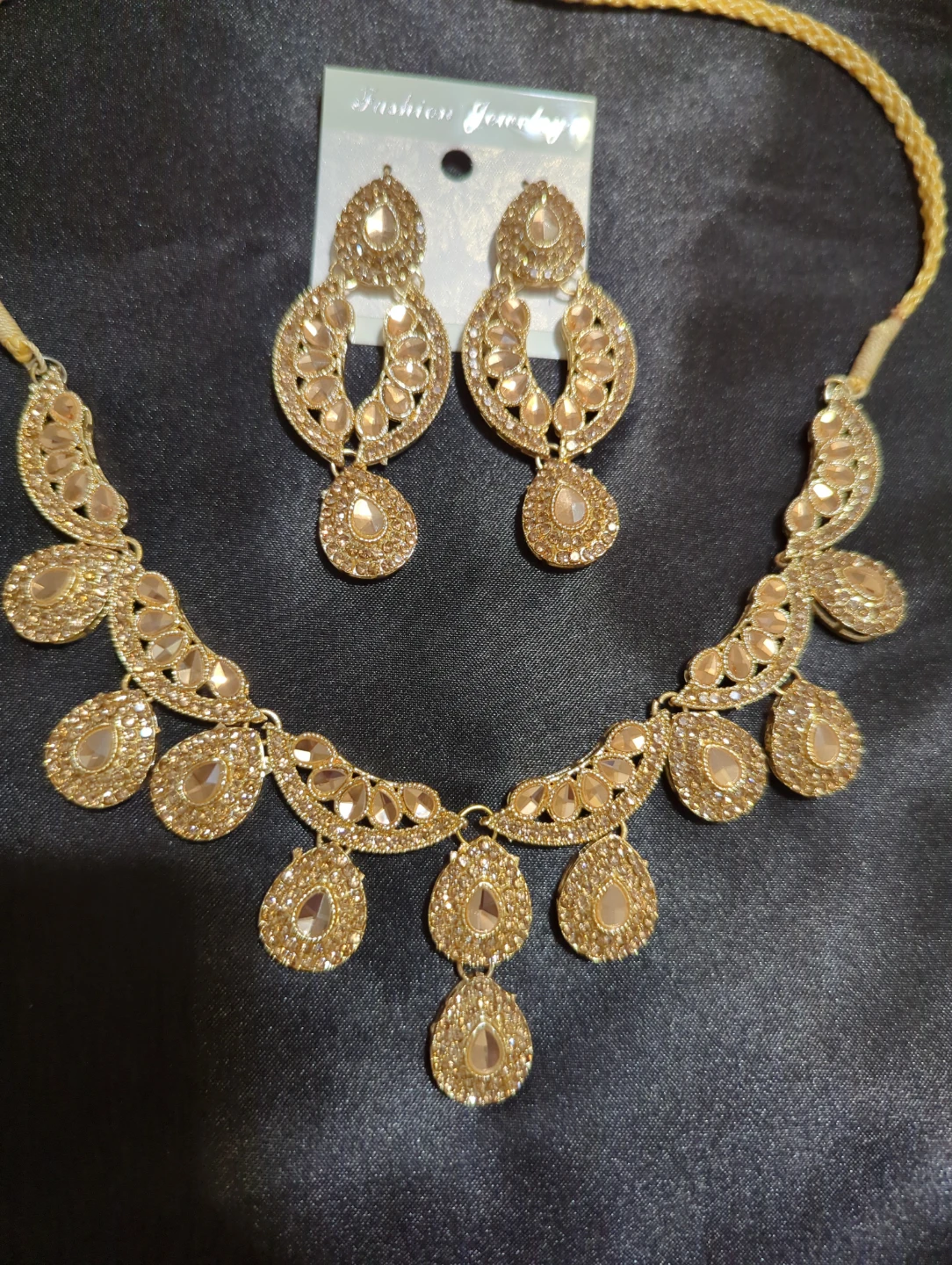 Gold Tone Fashion Jewellery Necklace and Earring Set