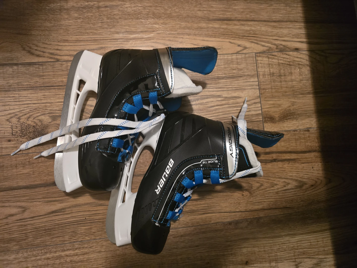 Bauer Prodigy Hockey Skates