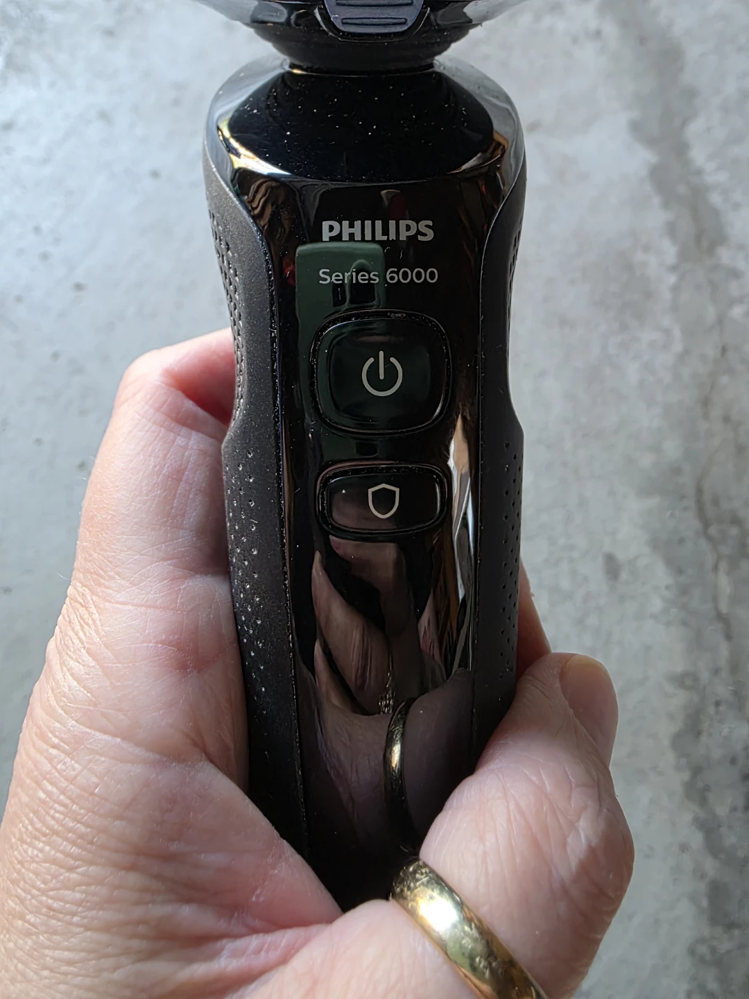 Philips Norelco Shaver Series 6000 - photo 2