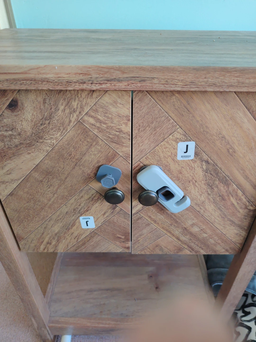Wood Chevron Pattern Nightstand - photo 2