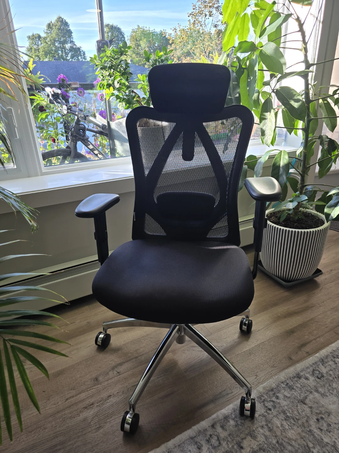 Black Ergonomic Mesh Office Chair - photo 2