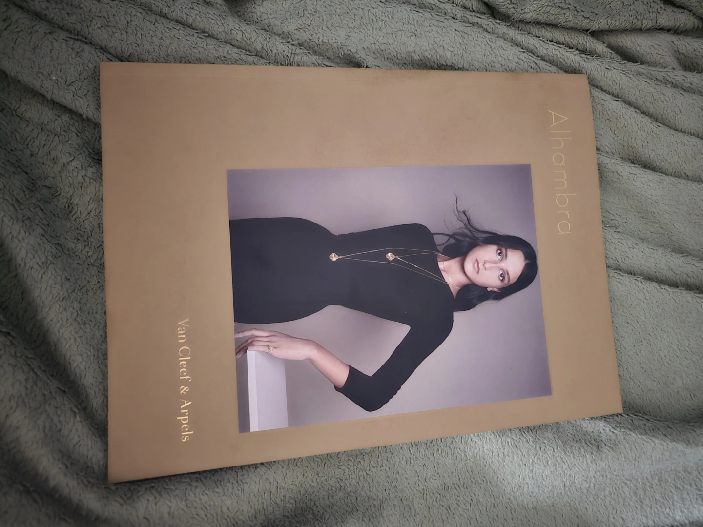 Van Cleef & Arpels Alhambra Jewelry Book - photo 2