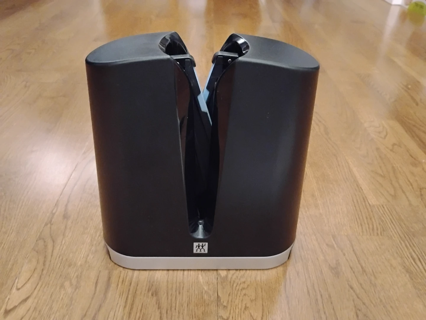 Zwilling V-Edge Knife Sharpener - photo 5