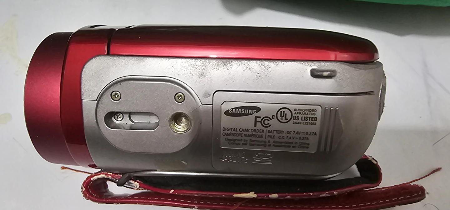Samsung Digital Camcorder 34x Optical Zoom - photo 2