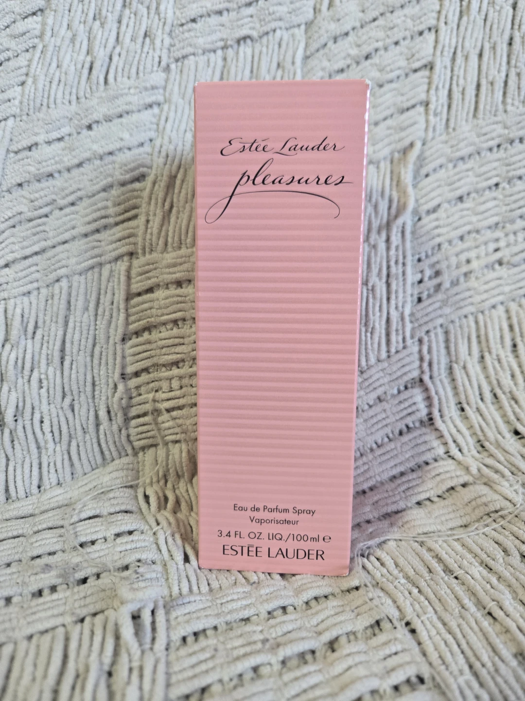 Estée Lauder Pleasures Eau de Parfum Spray 3.4 oz - photo 2
