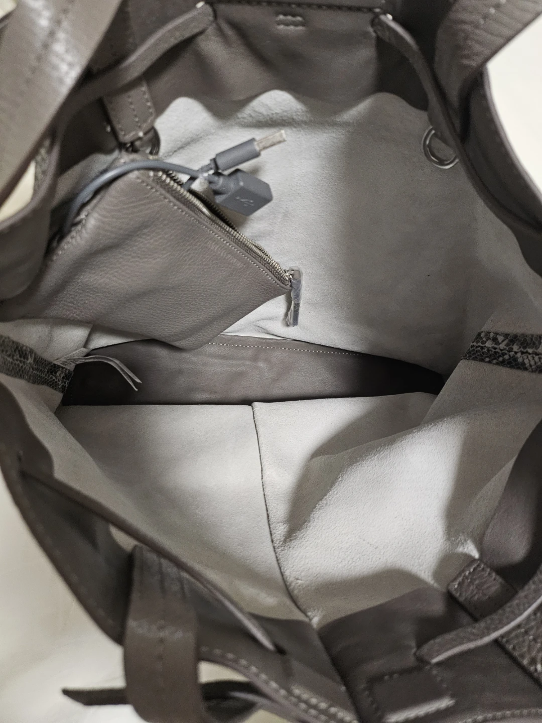 genuine leather banana republic handbag - photo 5