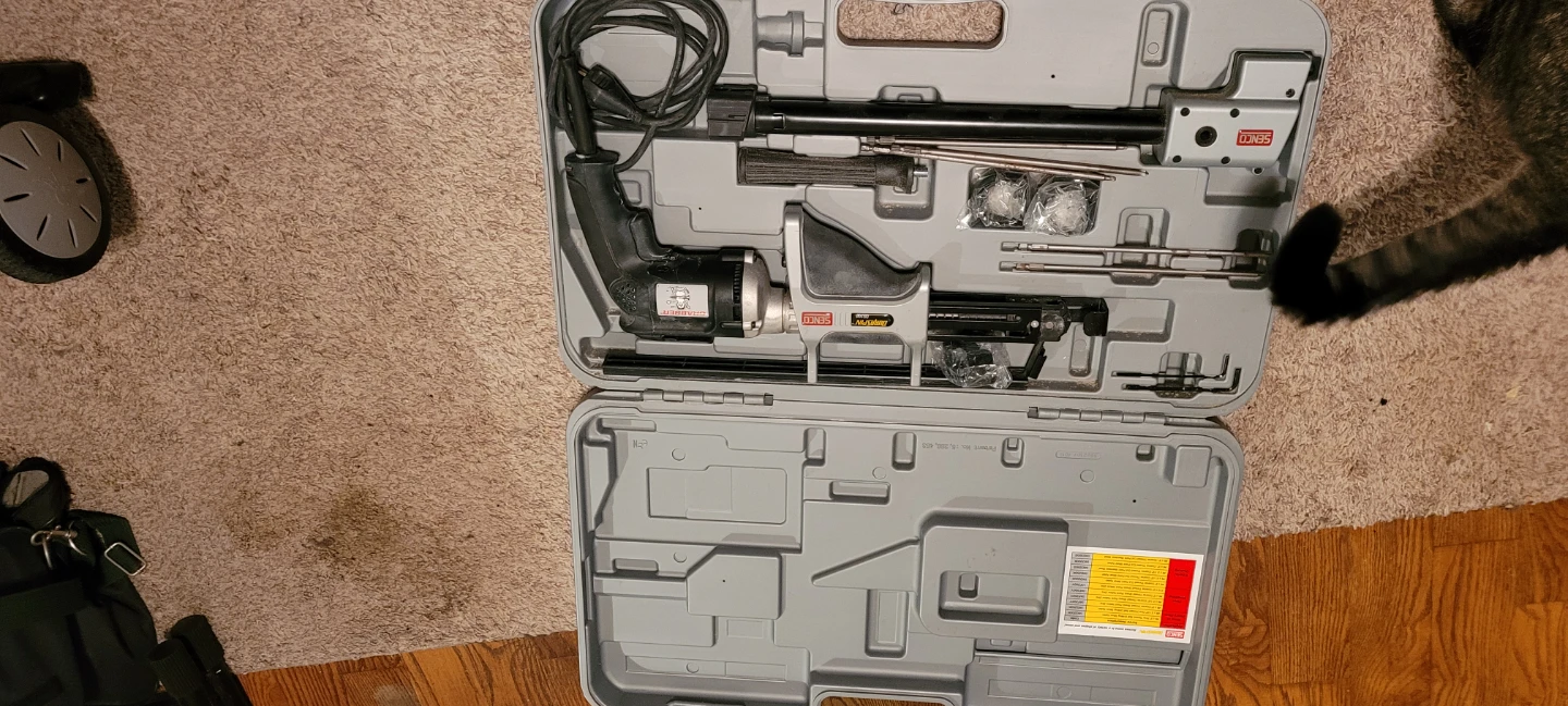 Senco Duraspin DS300 Auto-Feed Screwgun - photo 5