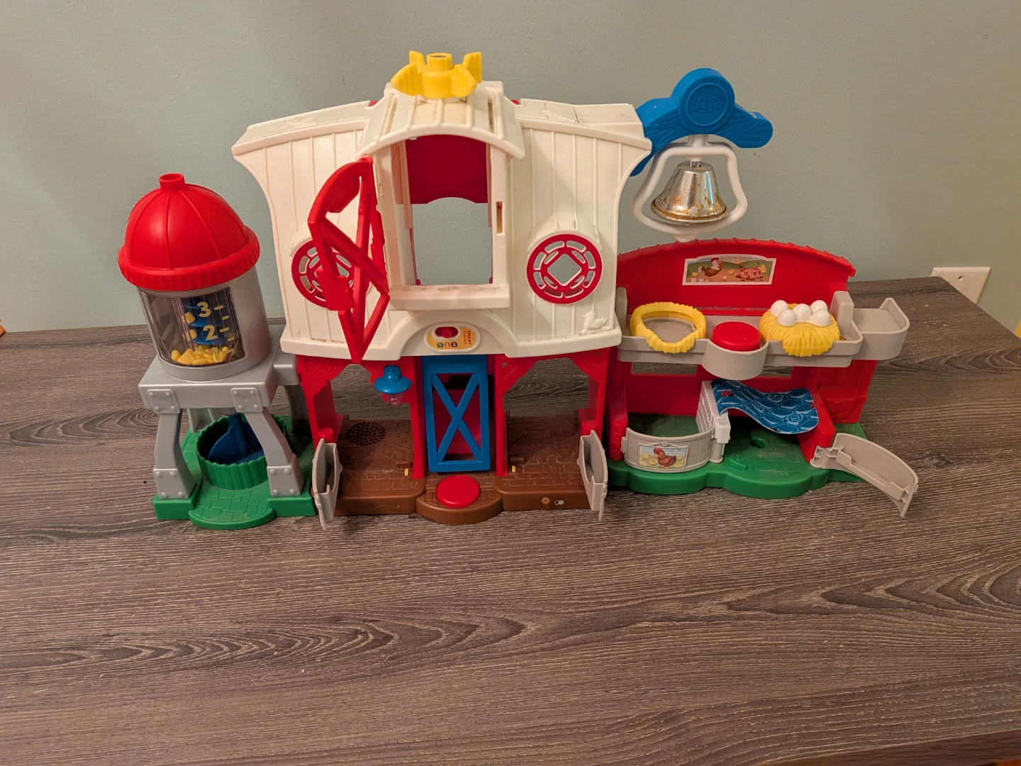 Fisher-Price Little People Caring for Animals Farm - photo 2