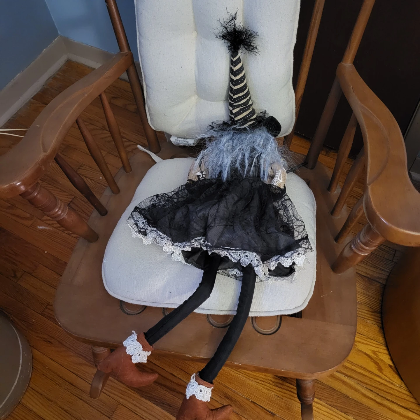 Halloween Witch Doll Decoration - photo 3