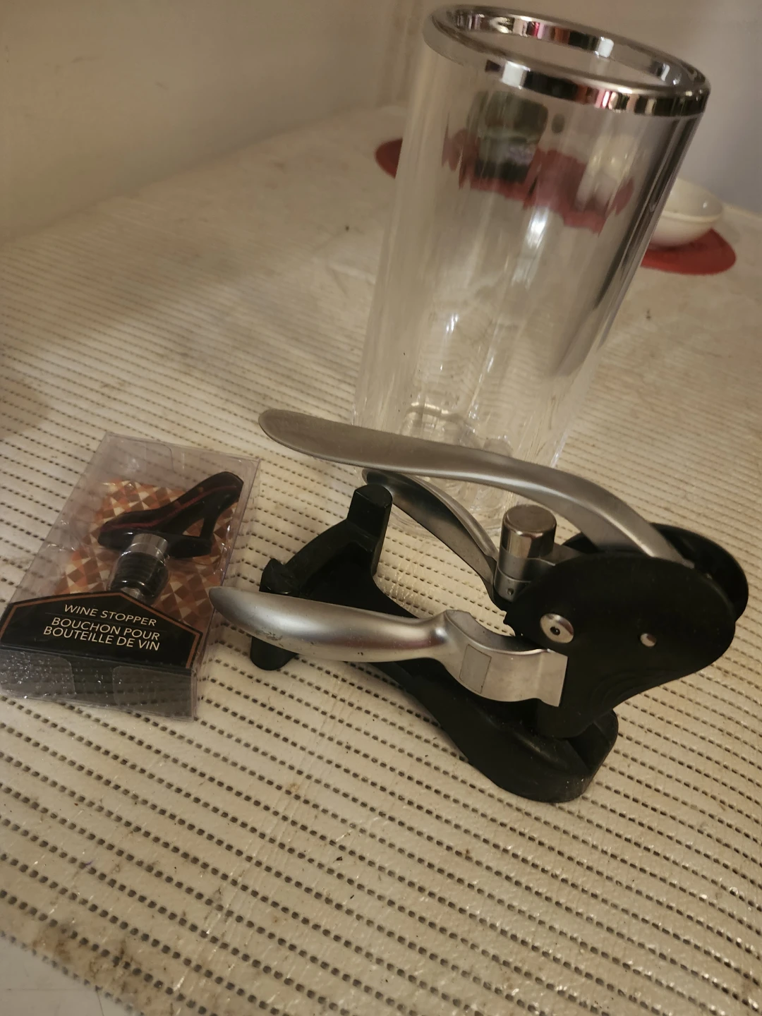 Wine accessory set