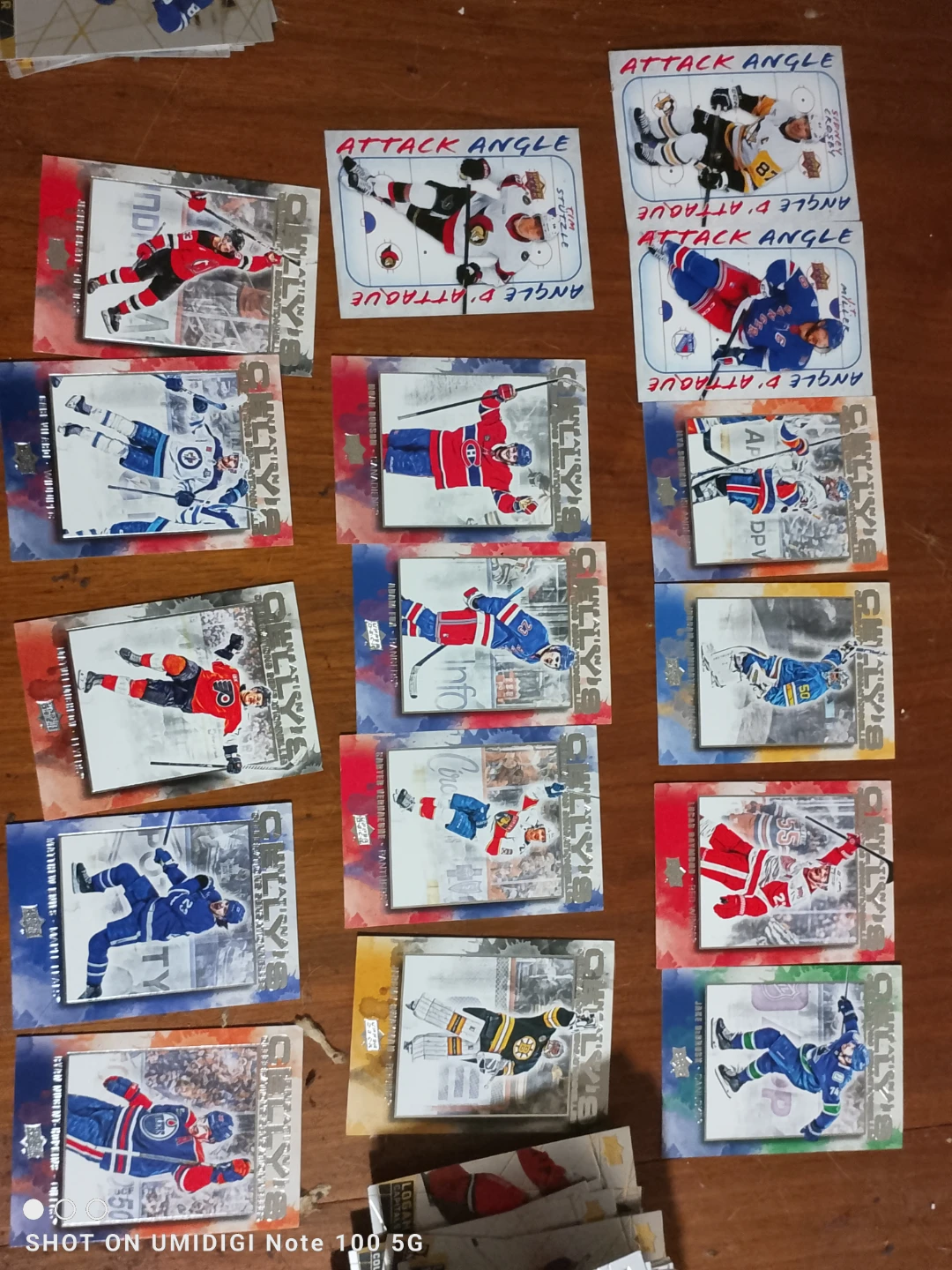 Large Collection of Upper Deck NHL Hockey Trading Cards - photo 2