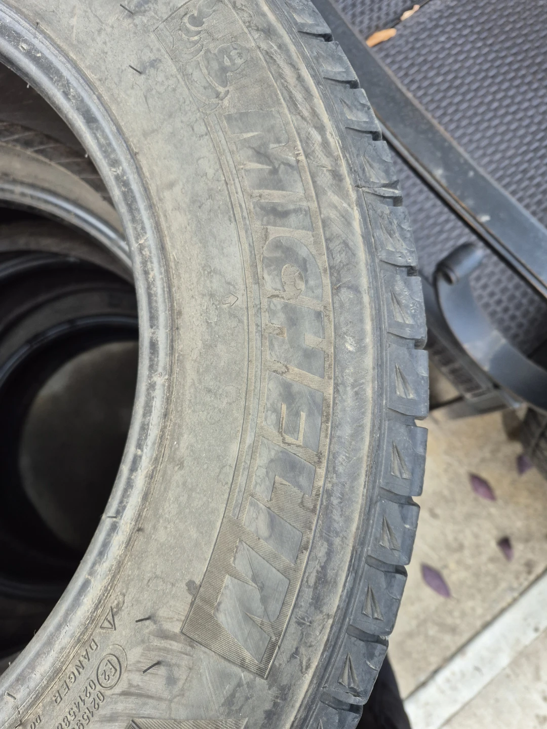 Michelin 235/65R17 four Winter Tires - photo 5