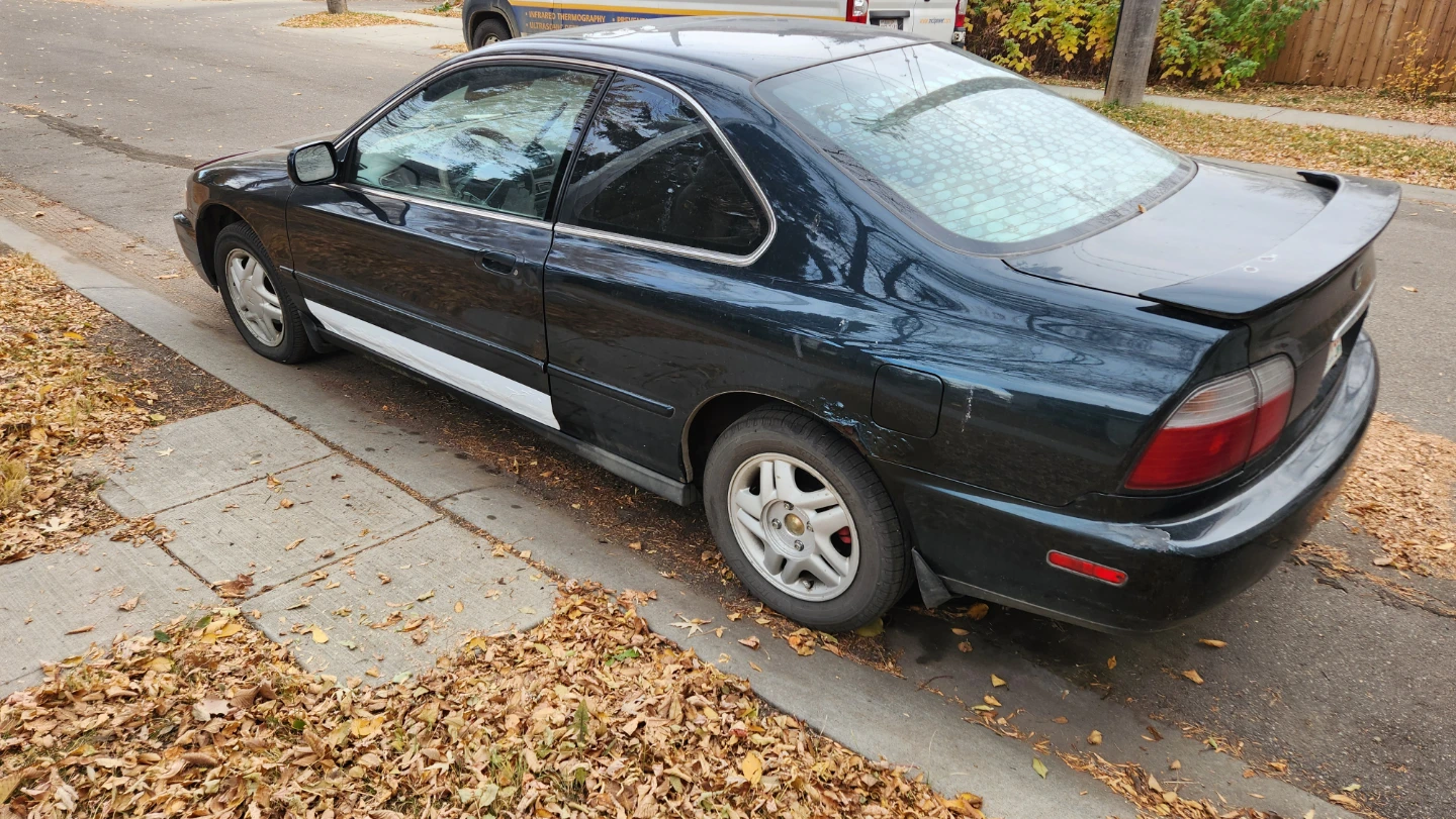 1997 honda accord le, 174000kms oem, needs repairs