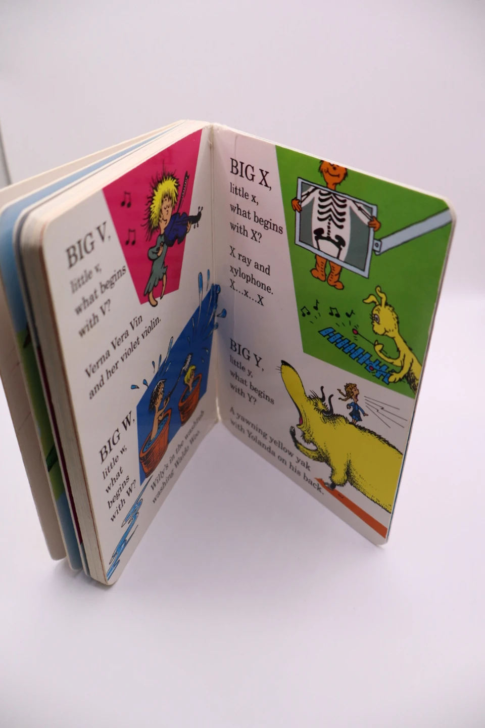 Dr. Seuss's ABC Board Book - photo 3