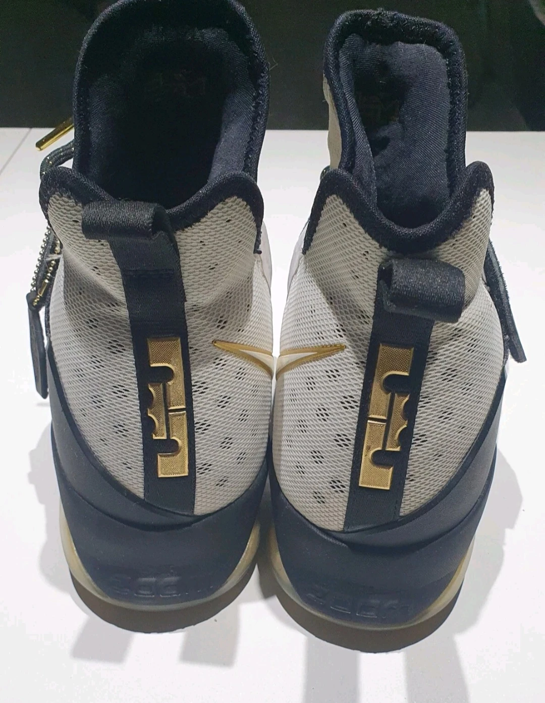 Nike LeBron Soldier 10 Basketball Shoes, Size 11 (89) - photo 4