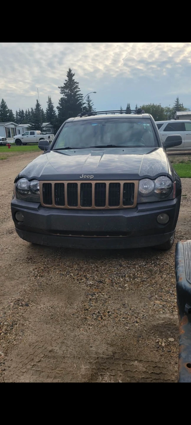Jeep Grand Cherokee SUV - photo 5