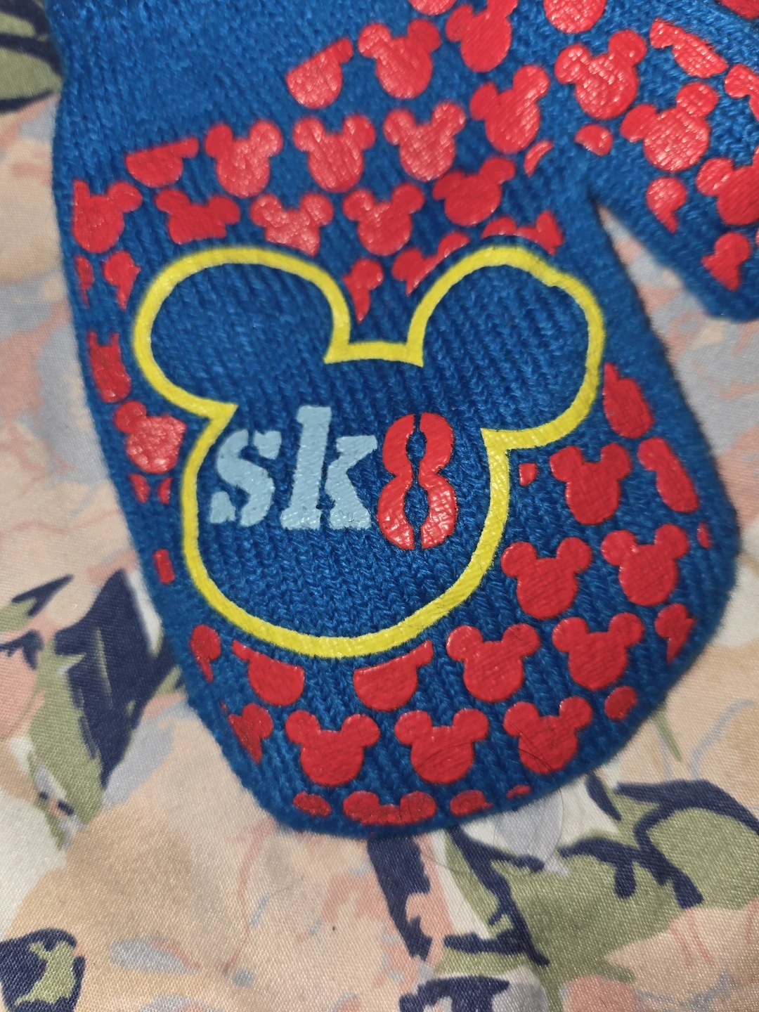 Disney 'Mickey SK8' Mittens in Toddlers - photo 3
