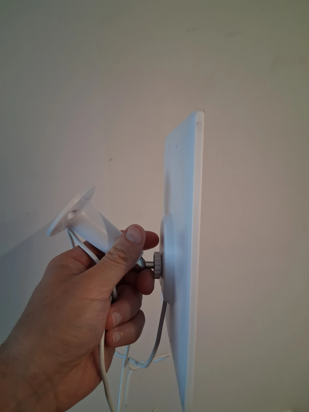 Solar Panel Charger with USB-C Connection - photo 2