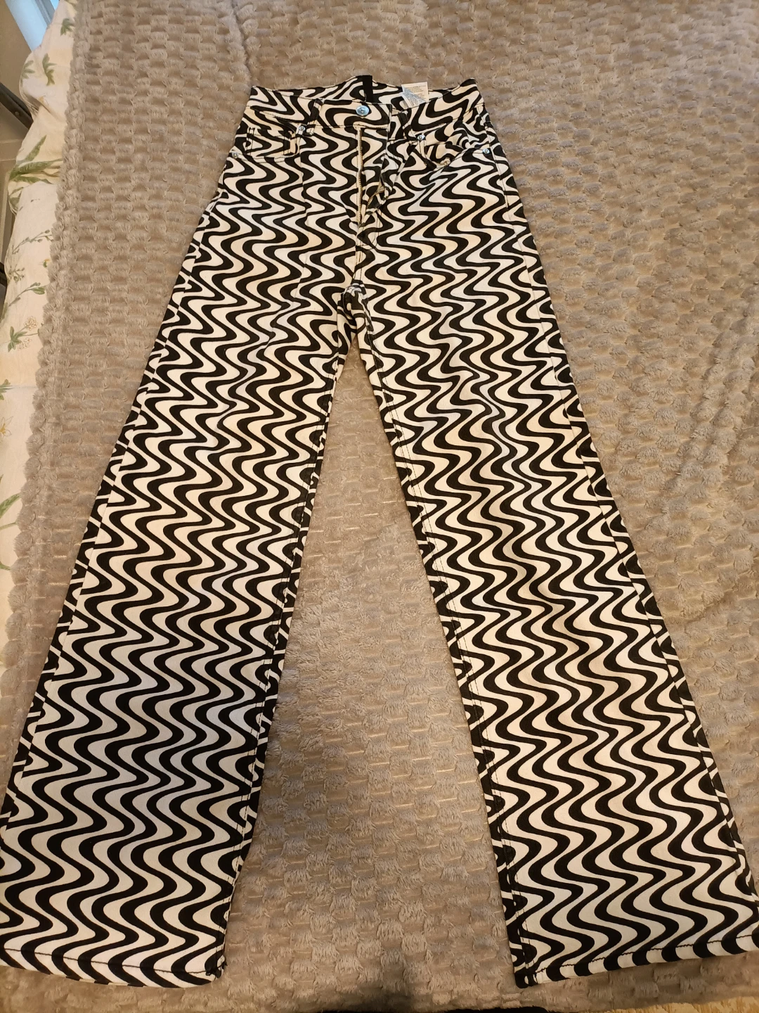 H&M Wavy Print Jeans Black and White